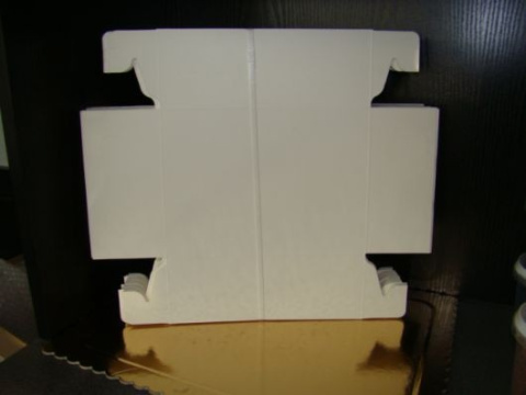 Kartonik do ciasta 16x16x7 cm Kartonik do ciasta 16x16x7 cm