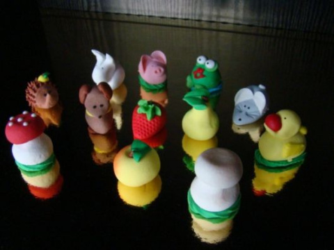 Owoce kolorowe 1 op ( 3 szt) Owoce kolorowe 1 op ( 3 szt)