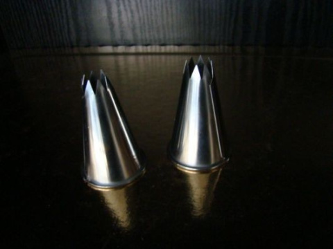 Tutka- tylka 10 mm karbowana otwarta - 1 szt Tutka- tylka 10 mm karbowana otwarta - 1 szt