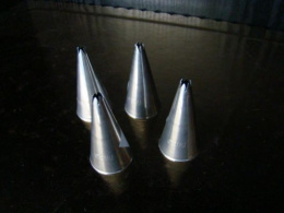 Tutka - tylka 4 mm karbowana -otwarta 1 szt