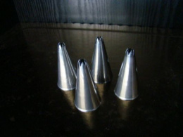 Tutka- tylka 4 mm karbowana zamknięta- 1 szt