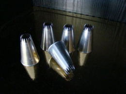 Tylka - tutka karbowana francuska 13mm 1 szt