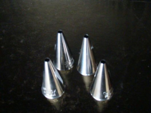 Tylka - tutka okrągła 4 mm - 1 szt. Tylka - tutka okrągła 4 mm - 1 szt.