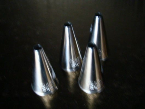 Tylka - tutka okrągła 6 mm - 1 szt. Tylka - tutka okrągła 6 mm - 1 szt.