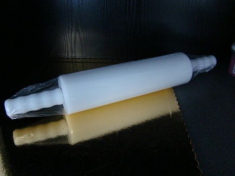 Wałek do marcepanu i mas cukrowych - 30 cm 1 szt Wałek do marcepanu i mas cukrowych - 30 cm 1 szt