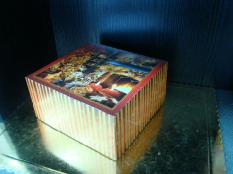 Kartonik świąteczny kominek składany 22x22x11 ( 1 szt) Kartonik świąteczny kominek składany 22x22x11 ( 1 szt)
