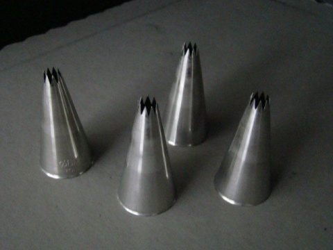 Tylka - tutka karbowana francuska 6mm - 1 szt Tylka - tutka karbowana francuska 6mm - 1 szt