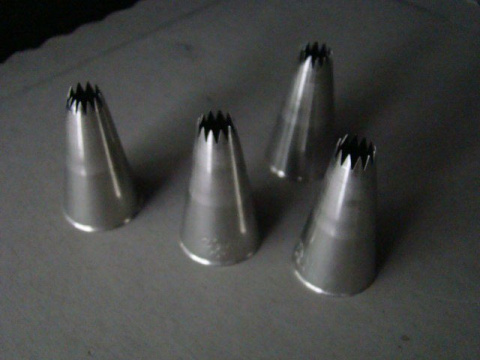 Tylka - tutka karbowana francuska 9mm - 1 szt Tylka - tutka karbowana francuska 9mm - 1 szt