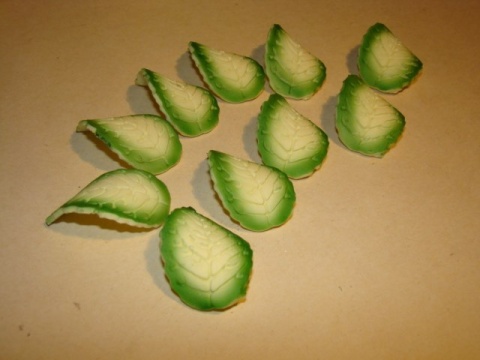 Listek cukrowy średni zielony cieniowany-3,5 cm 1 op ( 10 szt) Listek cukrowy średni zielony cieniowany-3,5 cm 1 op ( 10 szt)