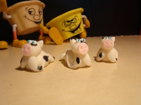 Krówka -"Miła"- 4,5 cm - ( 1 szt.) Krówka -"Miła"- 4,5 cm - ( 1 szt.)