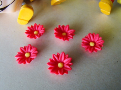 Szafranki - czerwone - 2,5cm 1 op (5szt) Szafranki - czerwone - 2,5cm 1 op (5szt)